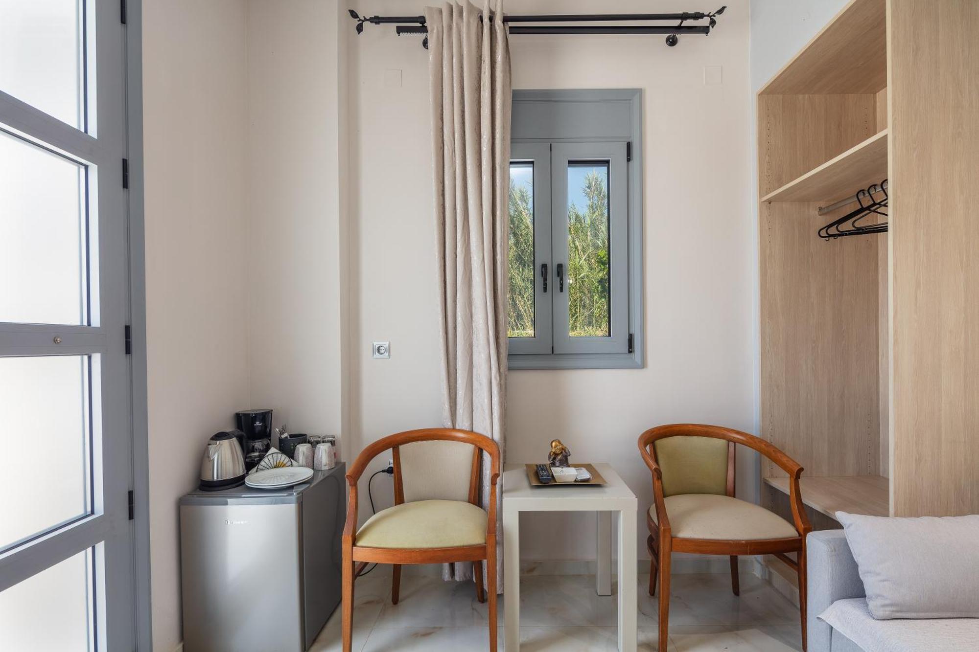 Hotel Iosifina, 80 Metres From Episkopi Beach! Dhrámia Kamer foto
